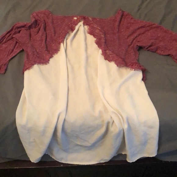 blouse - Picture 3 of 3